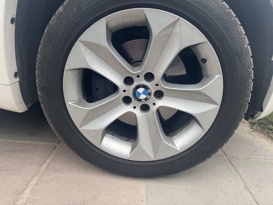 Зимни гуми 255/50/19  Goodyear Ultra Grip 255/50/19 run on flat