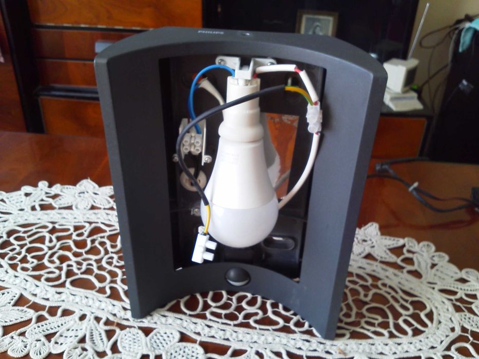 Corpuri (lampi) iluminat cu senzori-Priza Programabila.