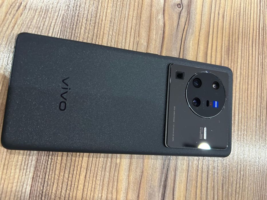 Продам Vivo x80 pro