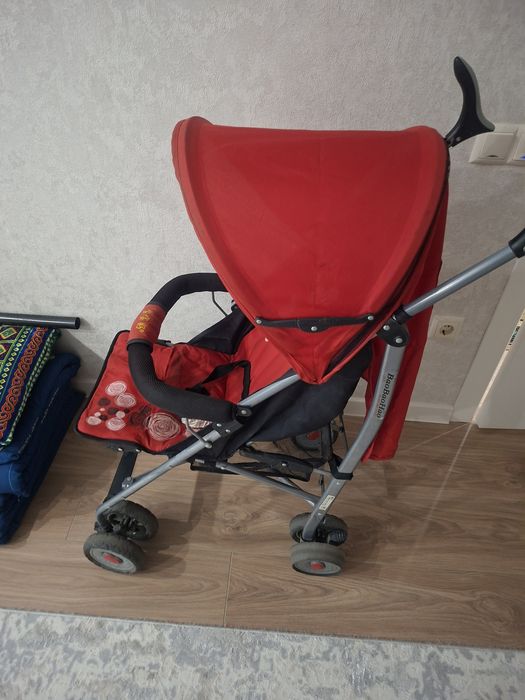 Срочно продам прогулочную коляску,цена 5тыс