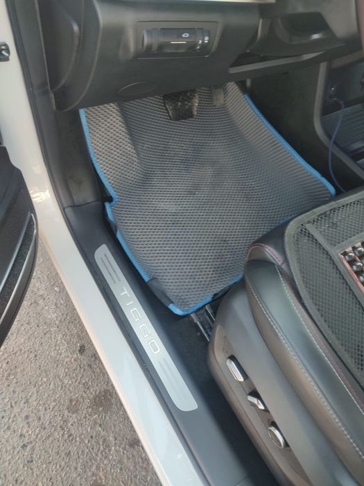 Продам полик на Черри 7про