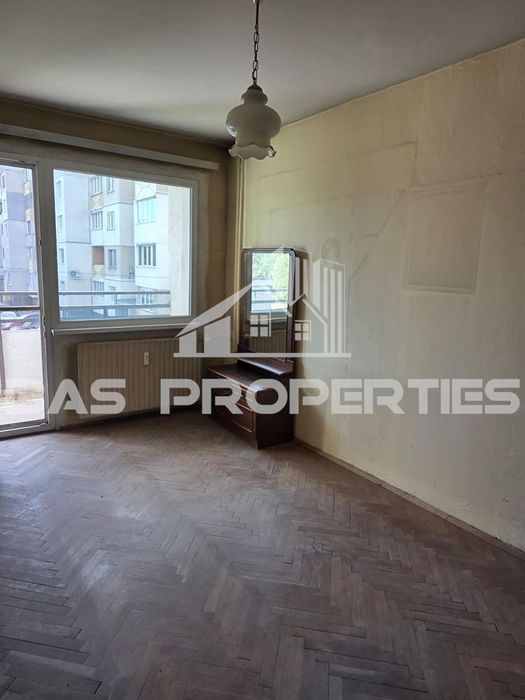 Продава се Тристаен апартамент в София, Стрелбище - 85 кв.м за 3242 €/кв.м - Снимка #2