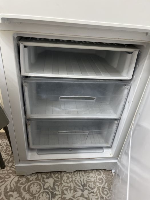 Холодильник indesit