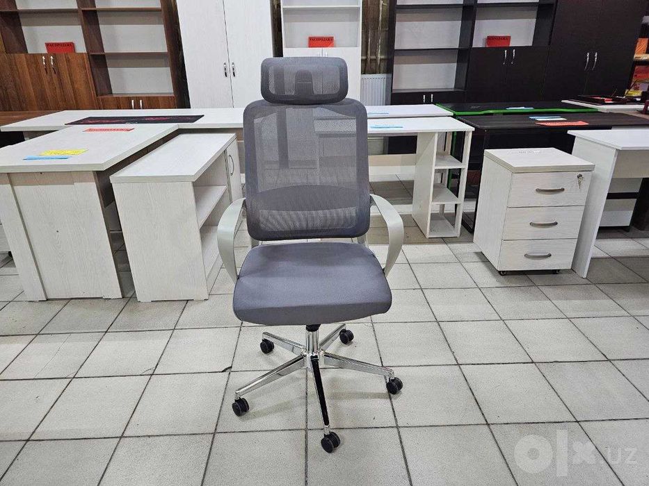 Кресло сетчатое для работы с режимом покачивания и регул. высоты