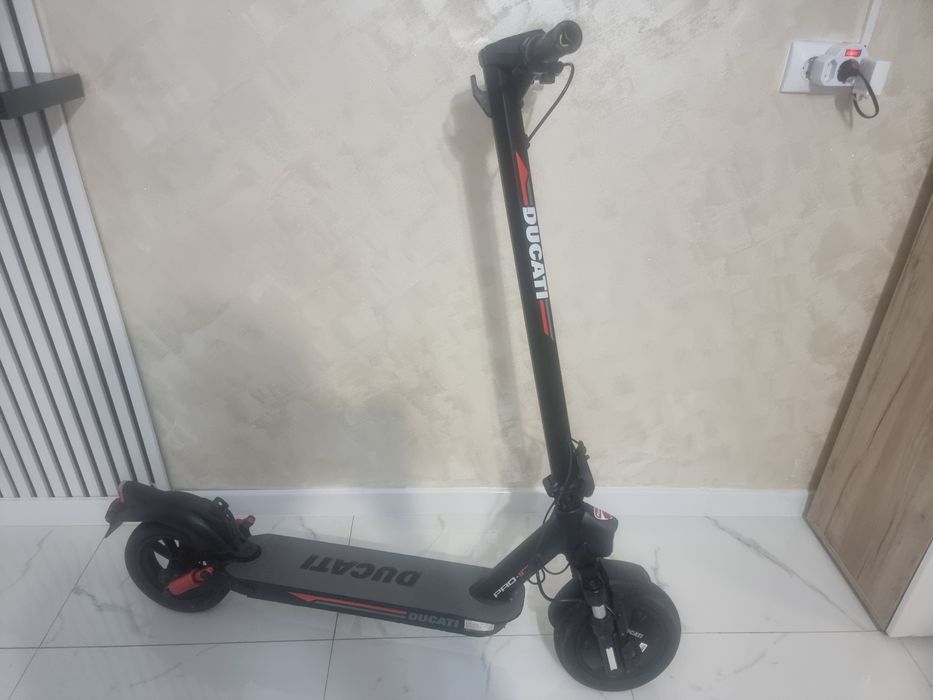 Trotineta Ducati pro || evo