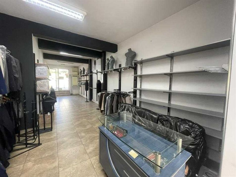 Дава се под наем Магазин в Габрово, Център - 50 кв.м за 280.5 € - Снимка #1