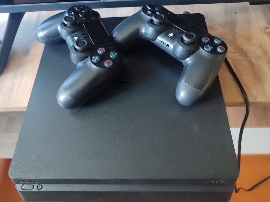 Playstation 4 продам срочно