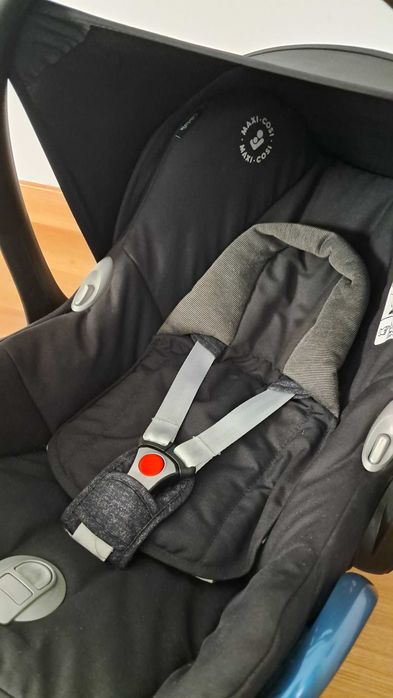Scoica Maxi Cosi cu insert nou nascut