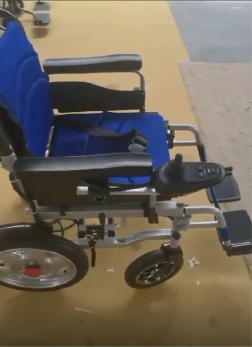 Продам инвалидную коляску с электроприводом