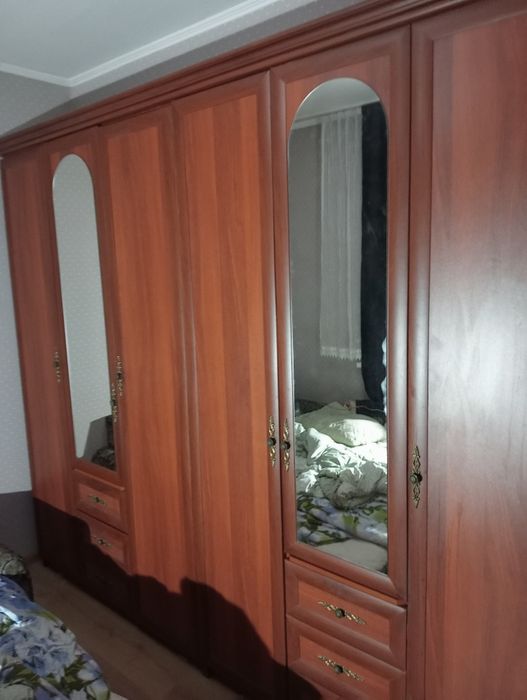 Продам шкаф 6 дверный