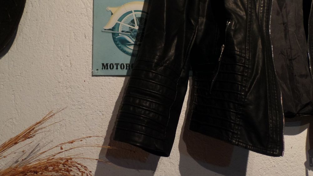 Черно кожено яке (еко кожа)