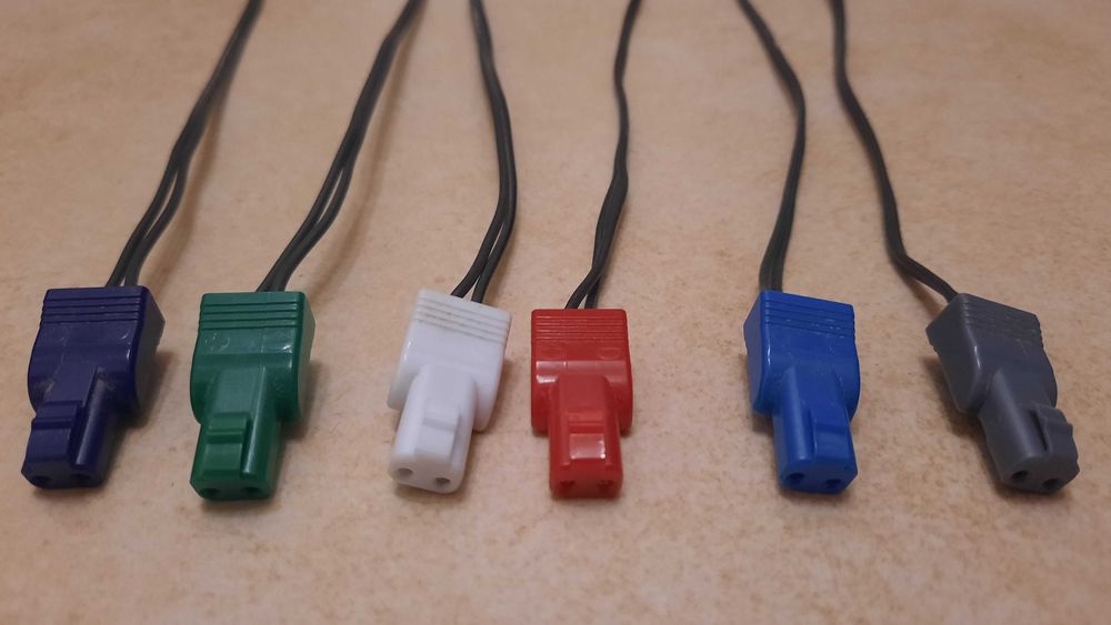 букси (конектори) Sony с кабел-за тонколони