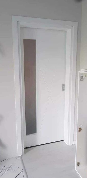 Монтаж на интериорни и входни врати