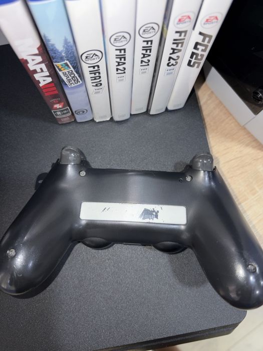 Продавам PlayStation4