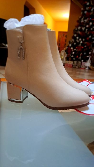 Vând ghete dama mărimi 36-41