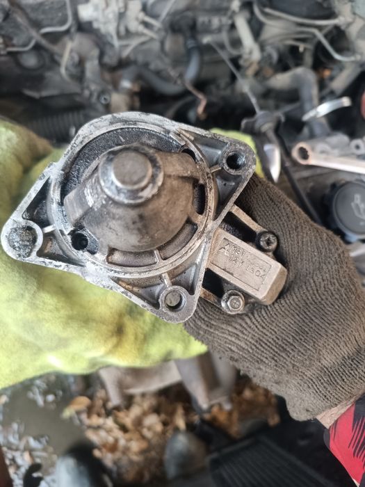 Стартер Mazda 323