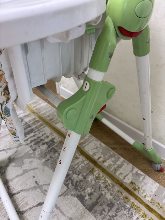 Детский стульчик для кормления