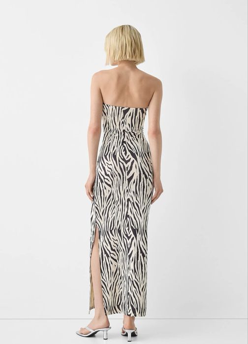 Нова черно-бяла рокля на Bershka