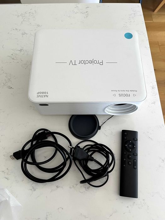 HD проектор / HD projector Wizelazer
