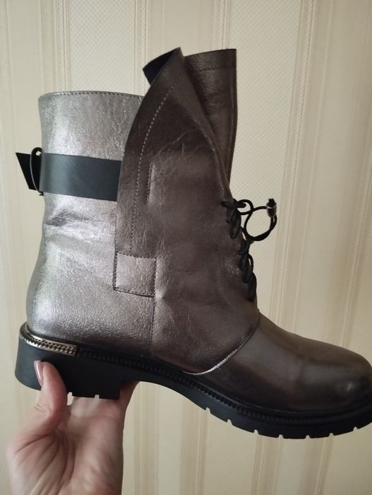 Продам демисезонные сапоги