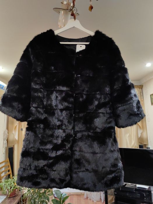 Продам шубу белую