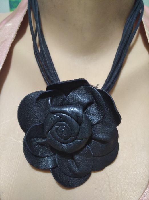 бусы, браслеты, клипсы