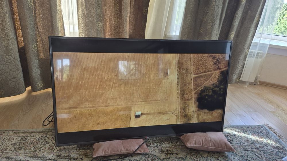 Продам смарт телевизор LG