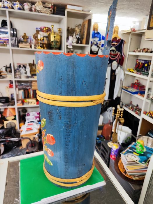 Стара дървена поставка кош Стойка за чадъри