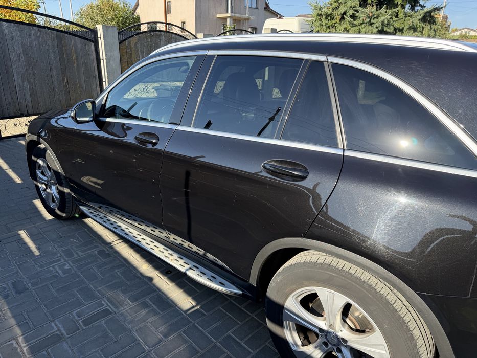 Mercedes-Benz GLC 250d 4MATIC, 2017, 204 CP, automată, piele, + roți de iarnă