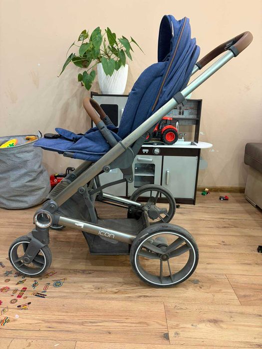 Бебешка количка icon