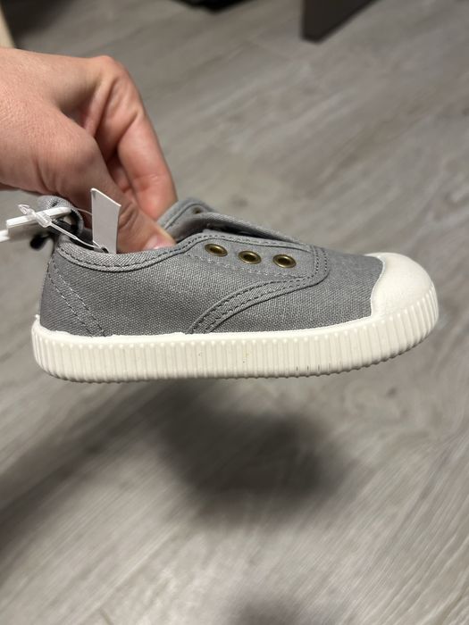 NOU Tenisi/ pantofi sport H&M marimea 21