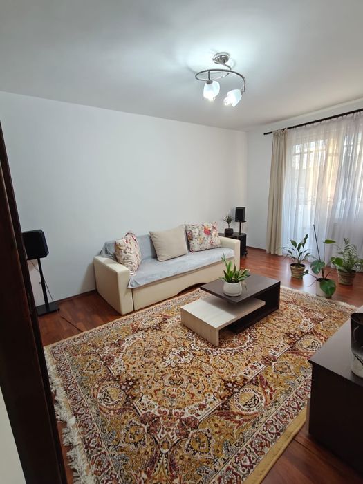 Apartament 2 camere+ garaj+ pivnita, etaj intermediar- cartier Unirii