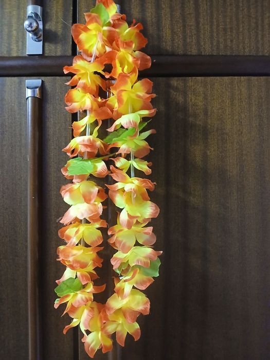 Цветя  изкуствени  огърлица - Украса за  всичко