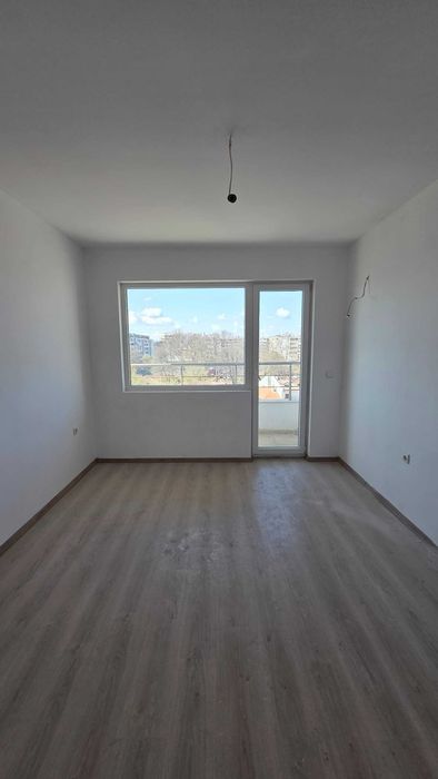 Продава 4-СТАЕН      град Добрич, Център