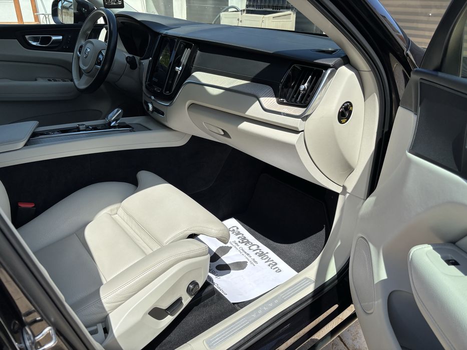 Volvo XC 60 B4 Facelift Recent Adus Tractiune Integrala Mild Hybrid