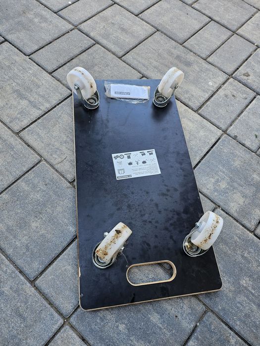 Scule electrice și mobilier