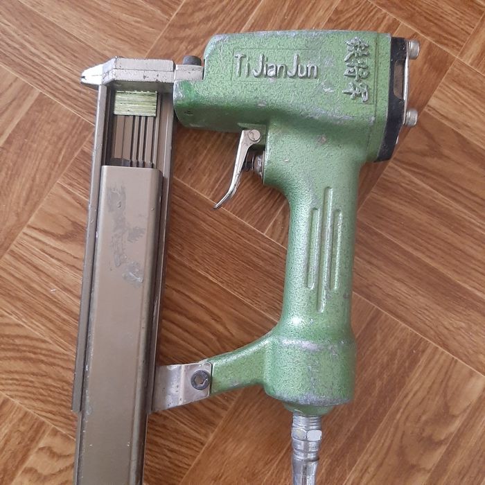 Мебельные пистолеты