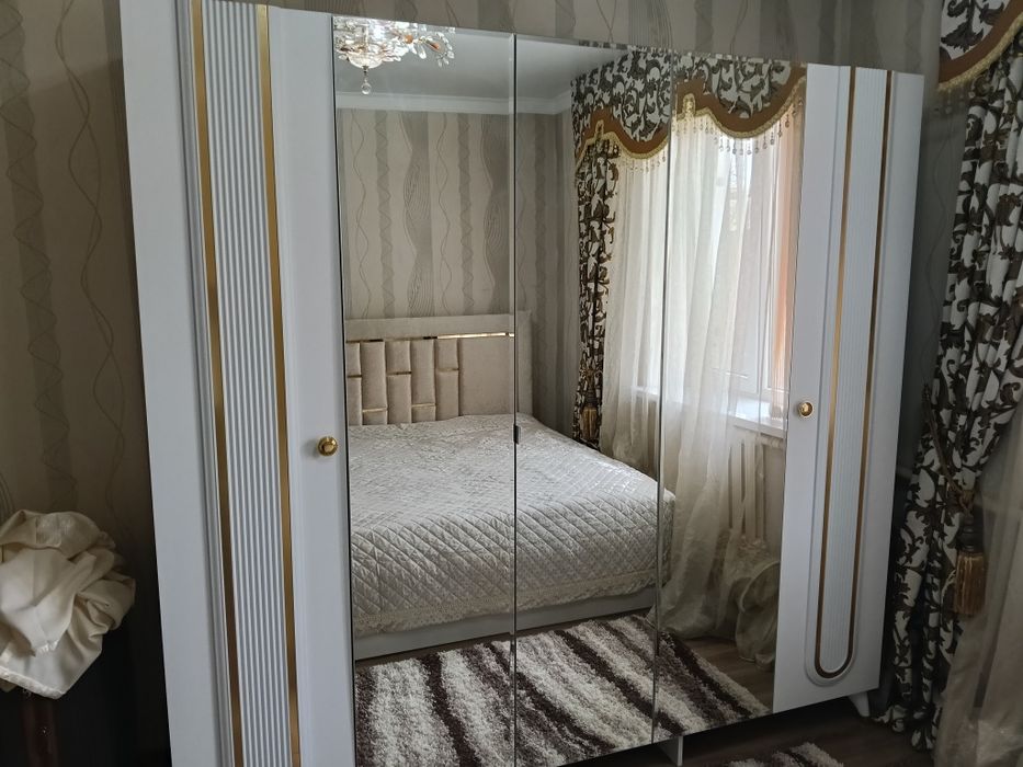 Продам спальний гарнитур.
