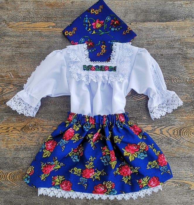 Costum popular pentru fetite de Maramures