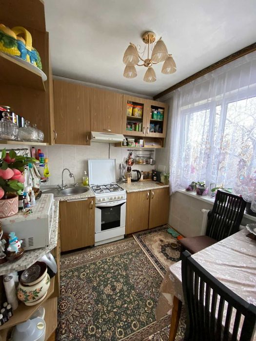 Продам трехкомнатную квартиру