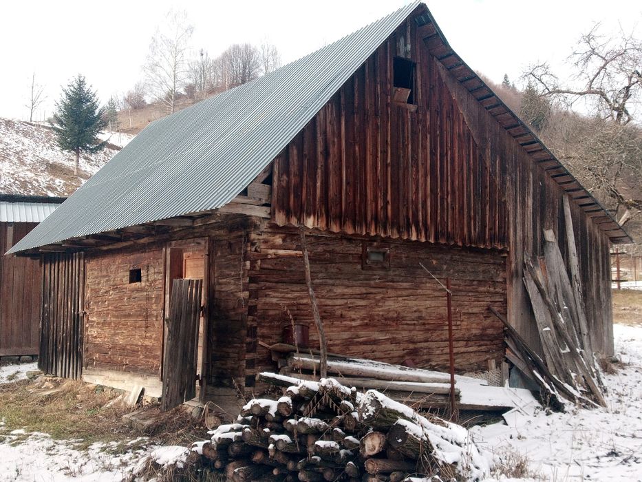 Casa veche din lemn pentru reconstruit lemn vechi