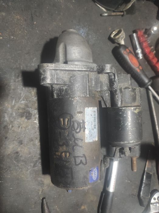 Стартер BMW X5 / E46 / E39  9 зубьев Hella CS1067