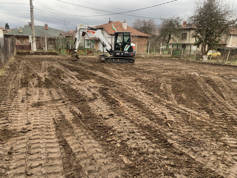 Услуги с Мини Багер Бобкат Тристранен Самосвал