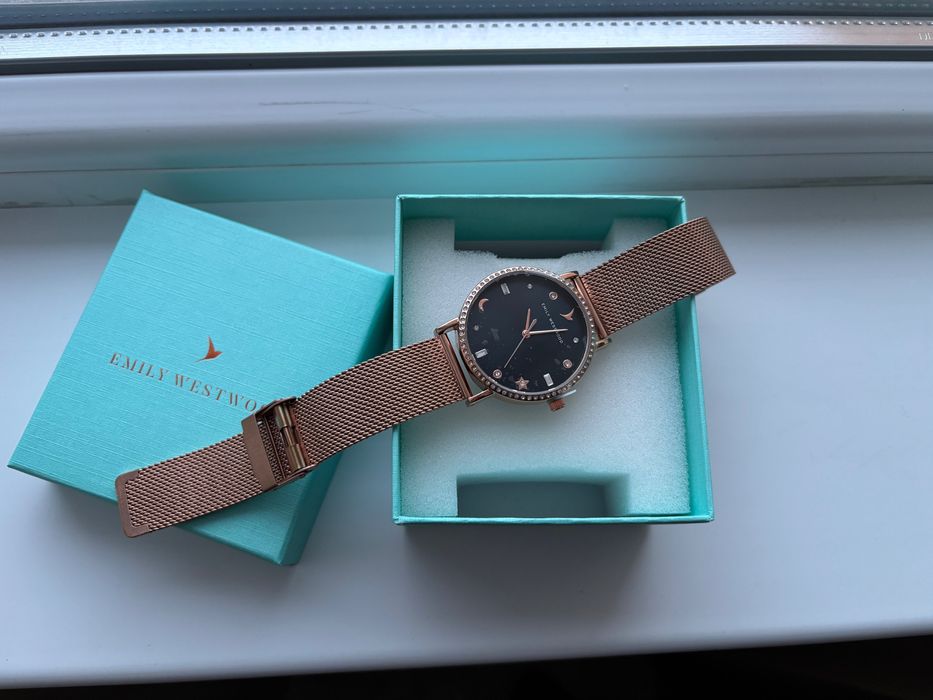 Нов дамски часовник Emily Westwood