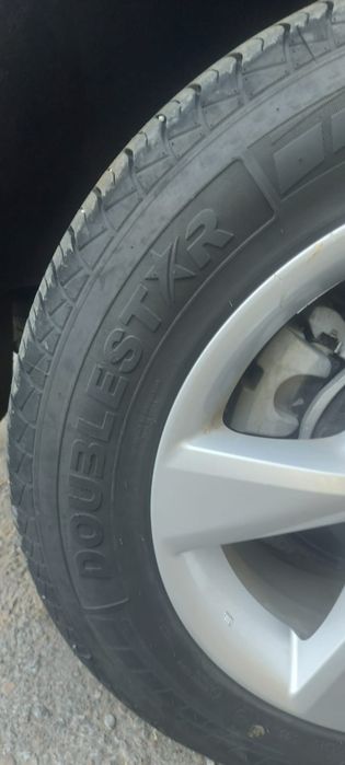 Продам резину на 18