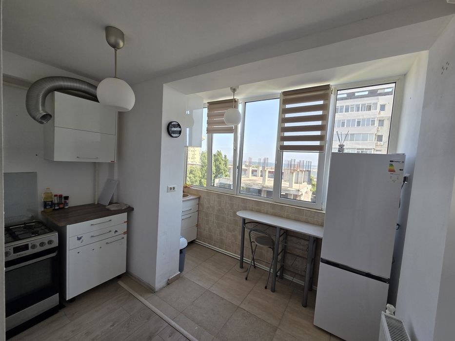 Inchiriez apartament 3 camere b-dul Ferdinand