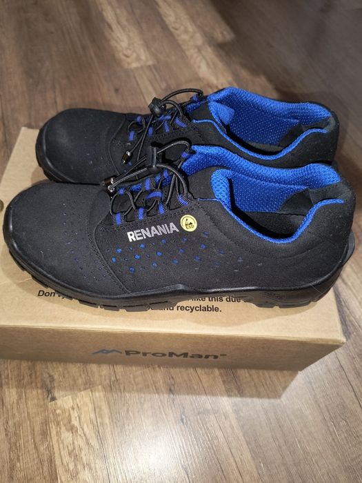 Vând încălțăminte cu protecție pentru muncă