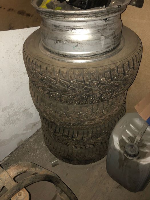 Шины на авто зимние бу