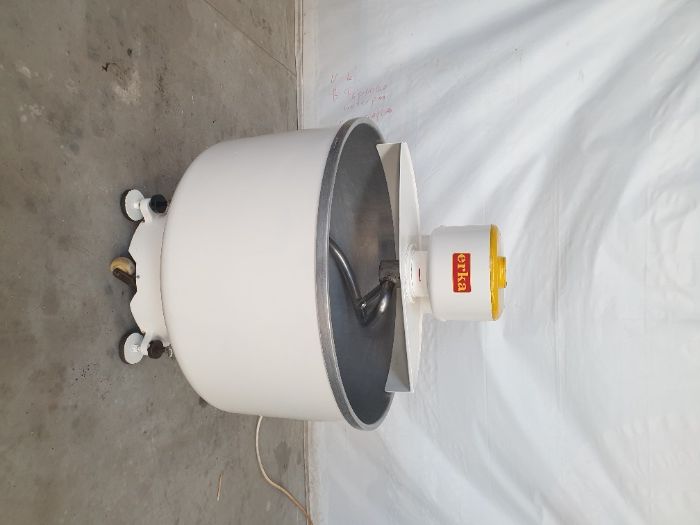 Продавам немска спирална двускоростна тестомесачка Erka 240литра