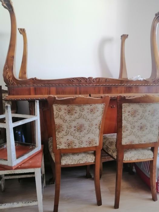 Oglinzi venețiene și mobilier sufragerie